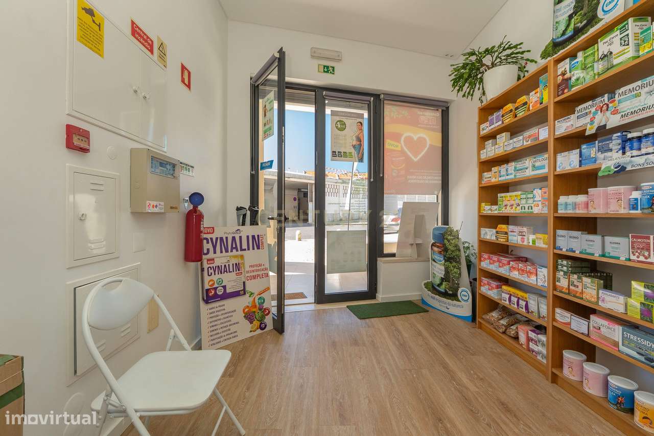 Loja totalmente remodelada com estacionamento - Frente ao Mercado de B - Grande imagem: 4/14