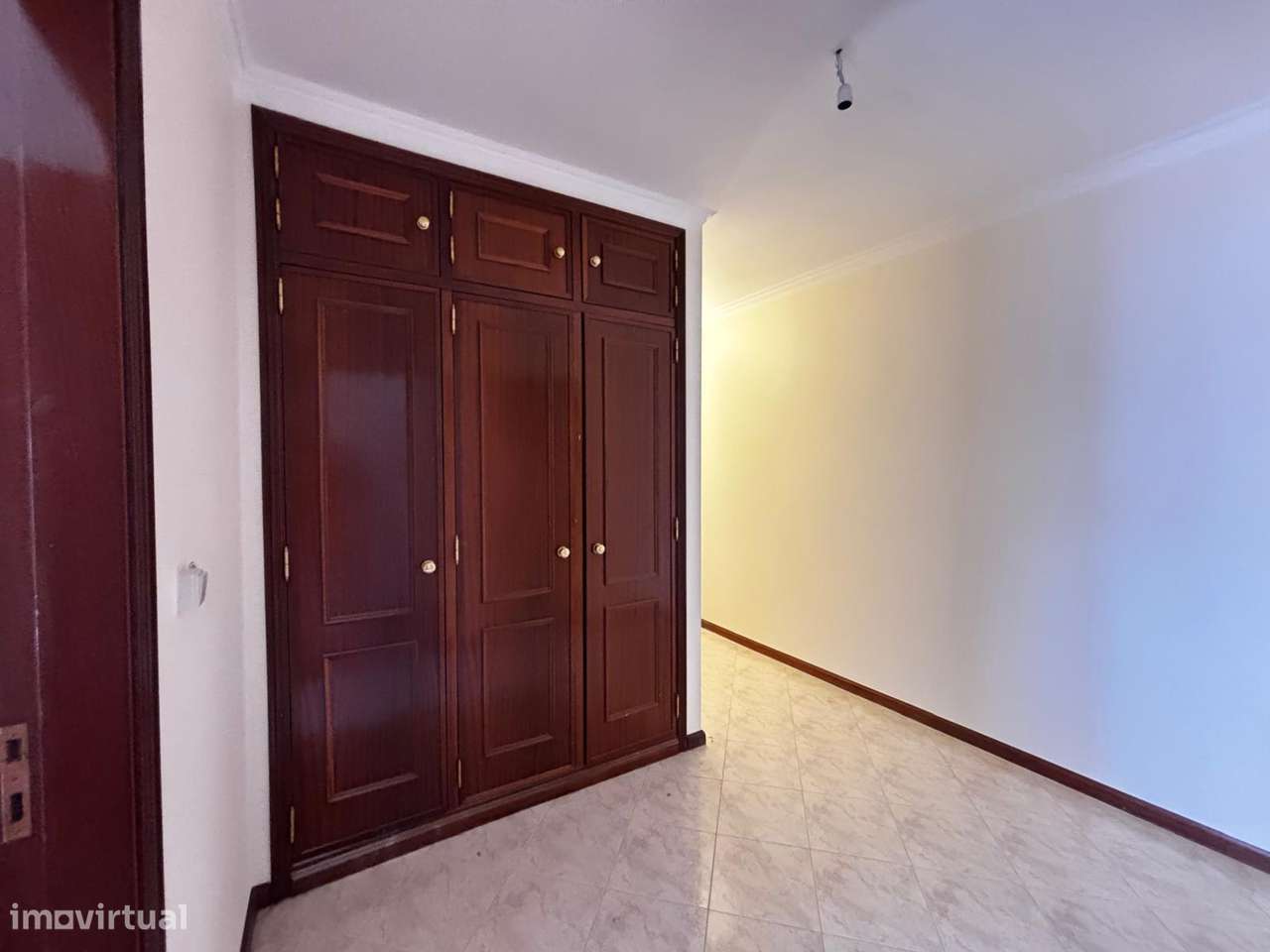 Apartamento T2 com garagem na Urbanização Moinho da Cavaleira-10