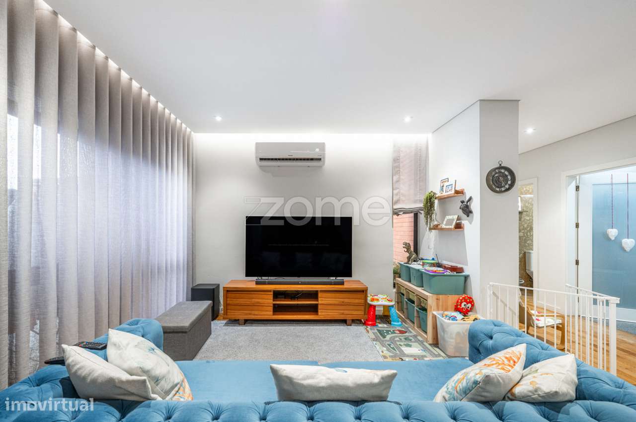 Moradia T3+1 em São Pedro da Cova - Gondomar - Grande imagem: 4/36