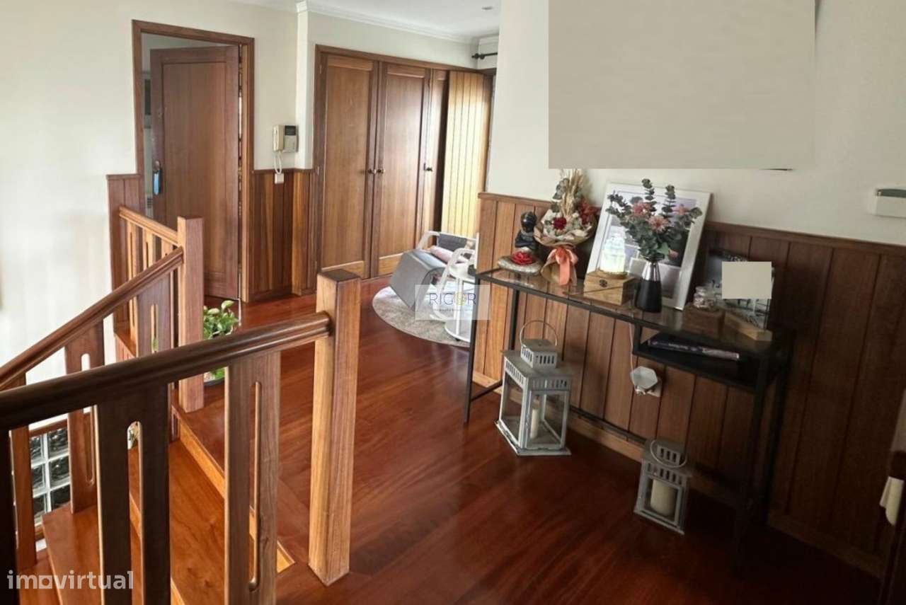 Moradia T4 de 4 frentes na cidade da Maia-14