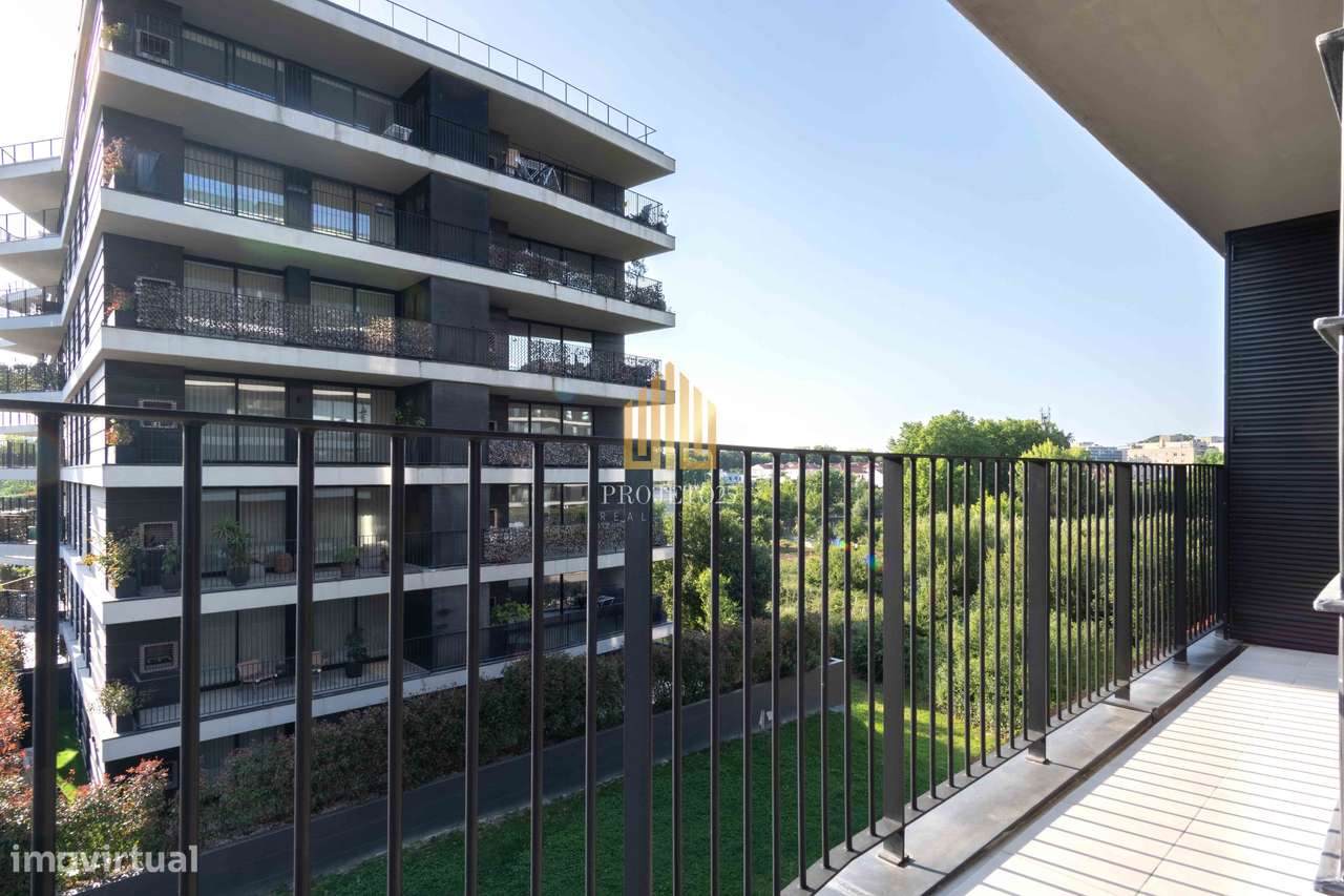 Luxuoso T2 Green Terrace, com grande varanda, zonas verdes e jardins.-25