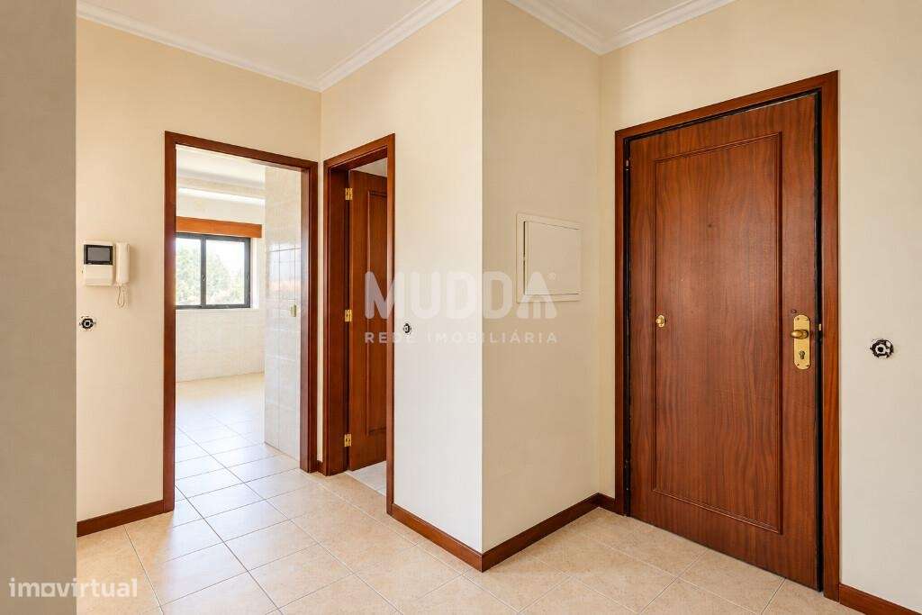Fantástico T3 Paços Brandão Santa Maria da Feira, ultimo piso ,numa ex-24