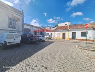 Oportunidade casa junto Castelo Beja bom estado conservação