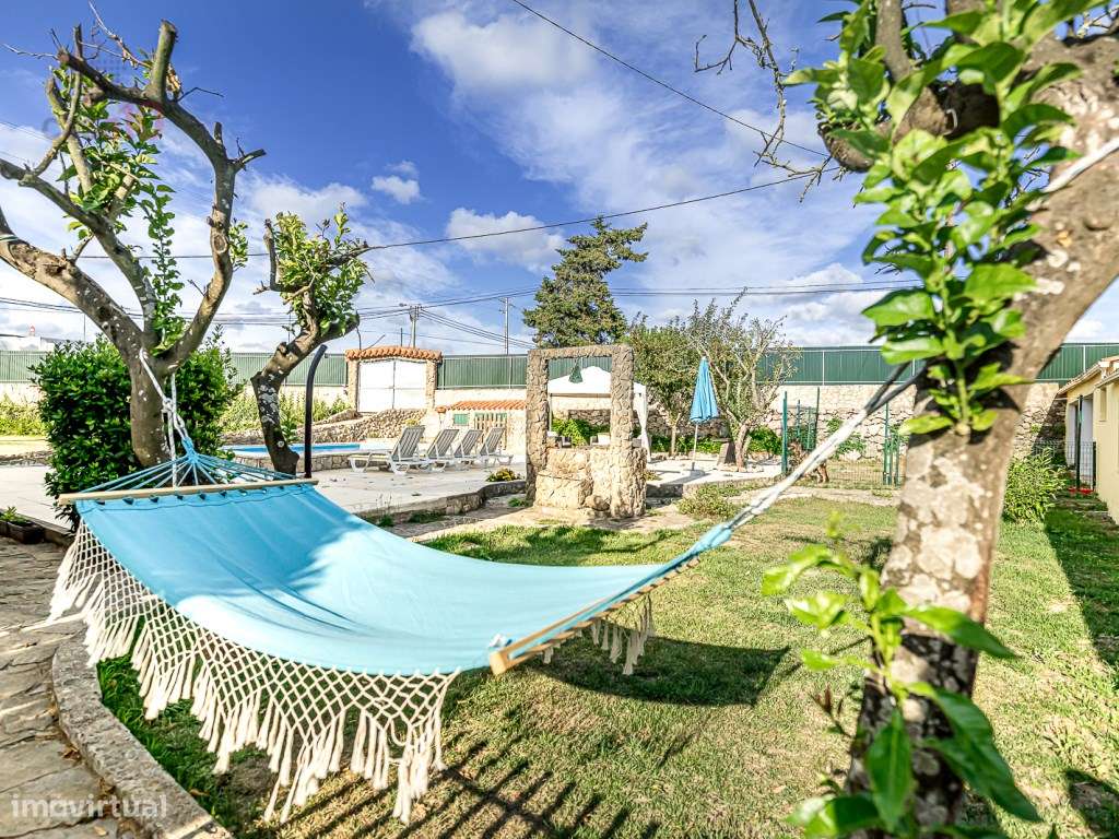 Moradia T5 renovada em Algueirão-Mem Martins, com piscina e jardim-7