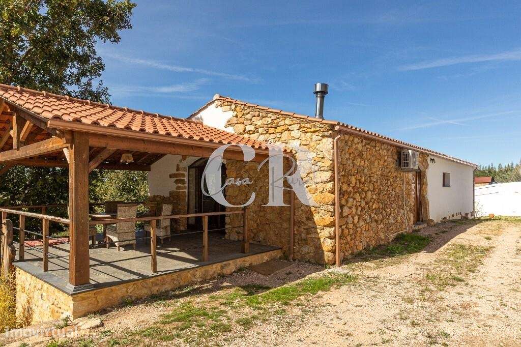 Fantástica moradia isolada em pedra com 3 quartos, varanda, pátio, ter-29