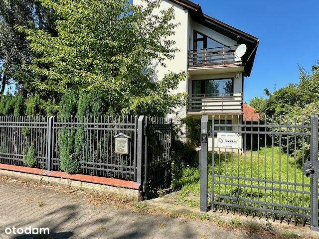 Dom wolnostojący 10 pok, 6 sypialni, salon, 2pok. biurowe, 1rekreacyjn-11