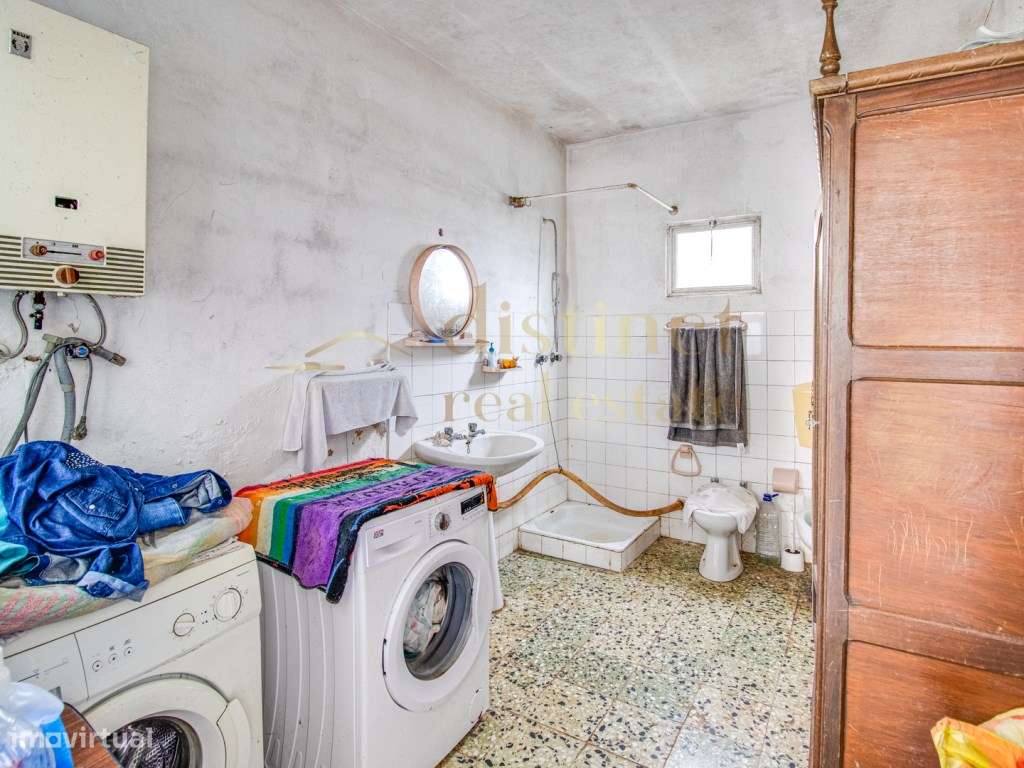 Casa de campo térrea com a necessidade de algumas obras num terreno...-20