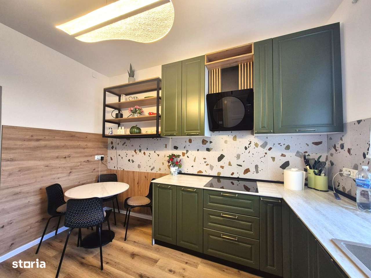 Piața de Miercuri, casă singură în curte, renovată 2025-9