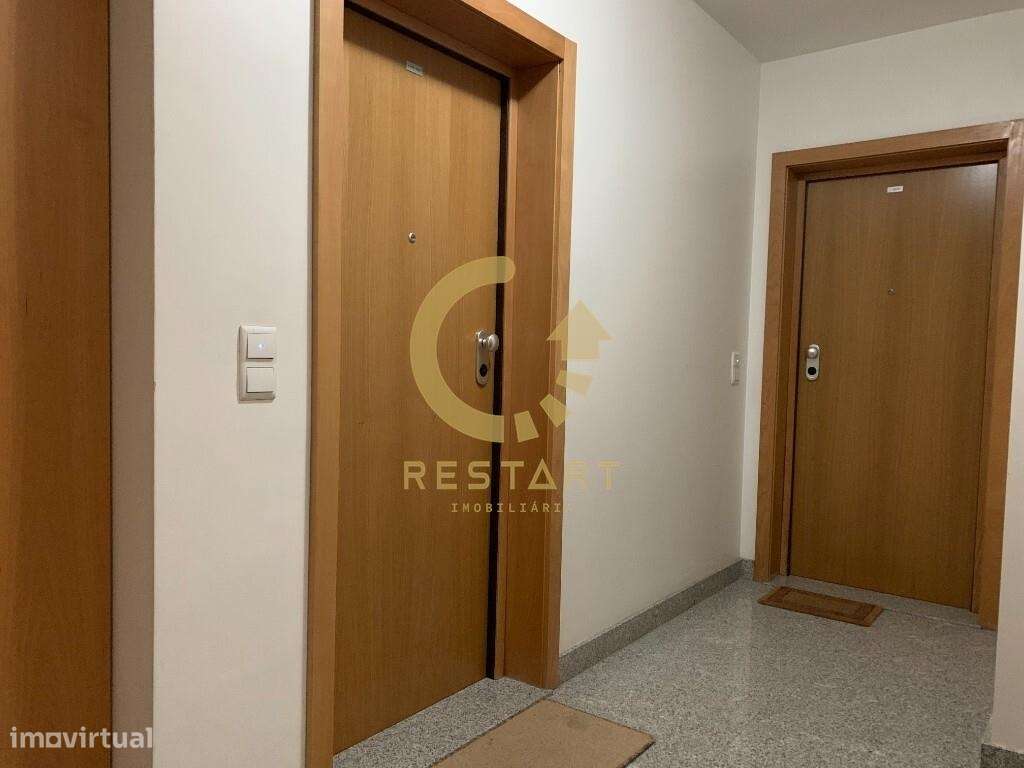 APT T1 KIT com terraço, cozinha equipada, lugar de garagem, a 2 minuto - Grande imagem: 4/28