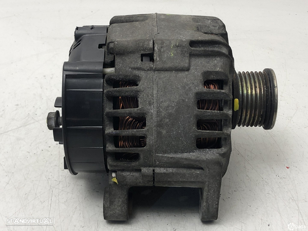 Alternador Usado OPEL VIVARO A (X83) 2.0 CDTI REF. 8200404459 MOTOR M9R780 - 3