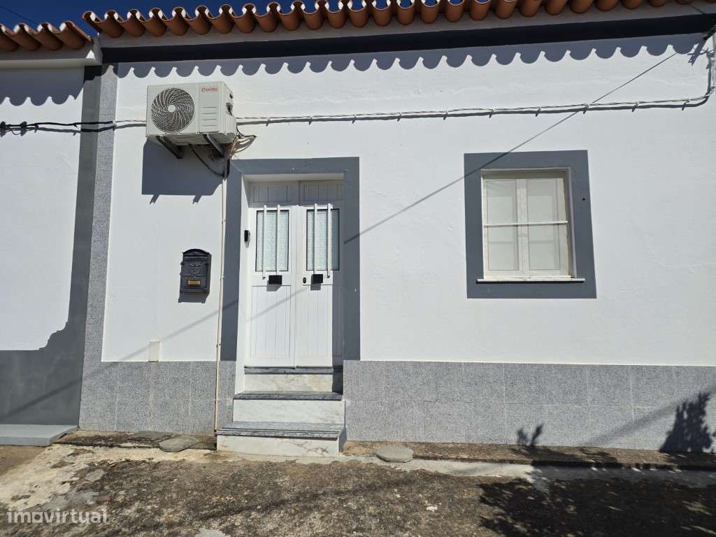 Moradia T2 com piscina, muito perto da Praia da Amieira-26