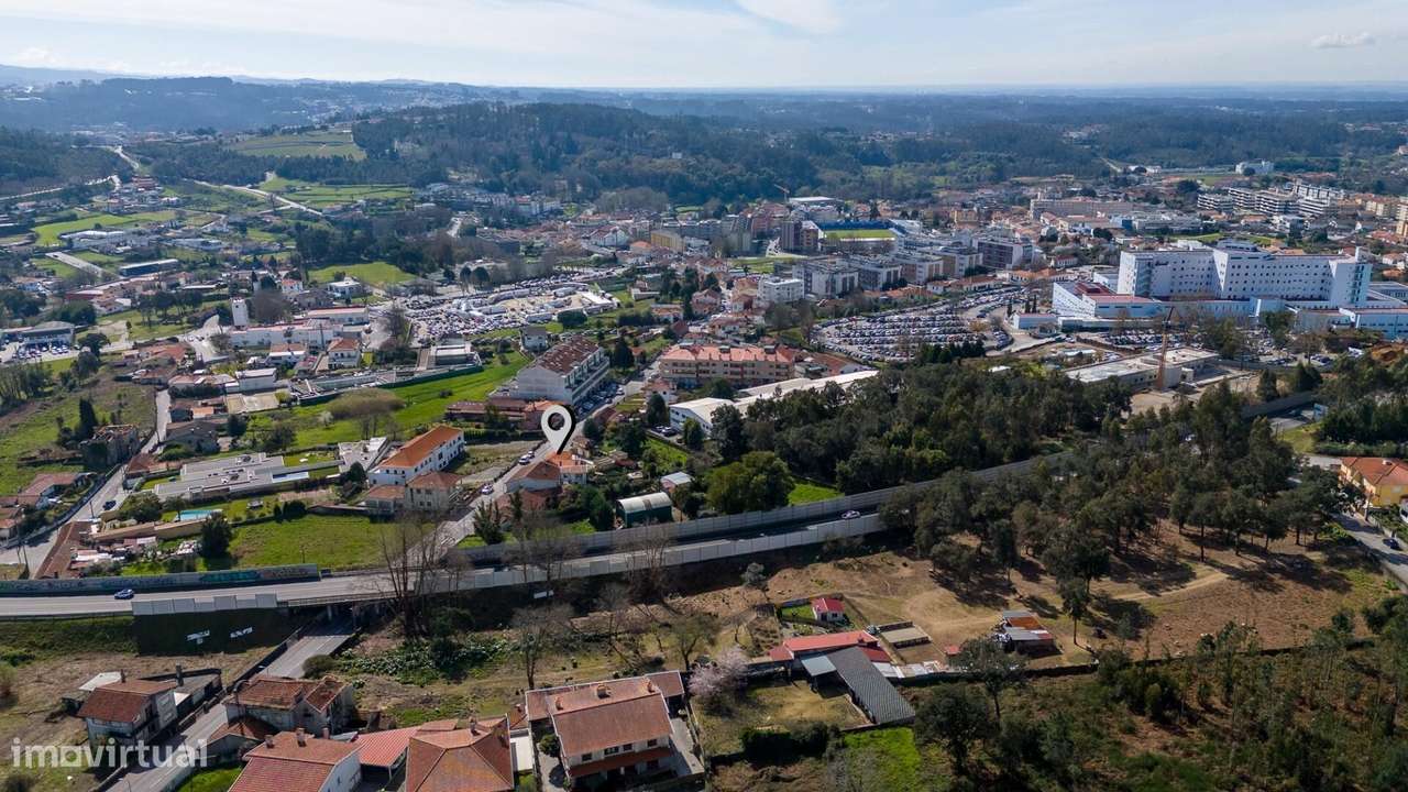 Moradia T3 com vários anexos - Grande imagem: 4/22