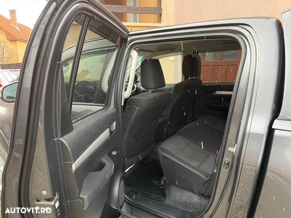 Toyota Hilux 4x4 Double Cab M/T cu Safety Sense Style - 8