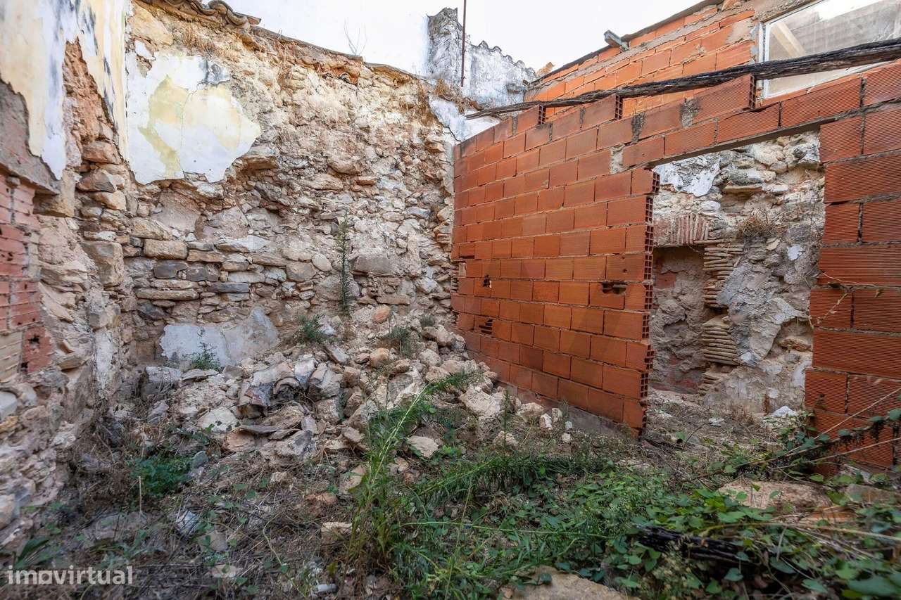 Ruína com Logradouro | Estoi, Faro-33