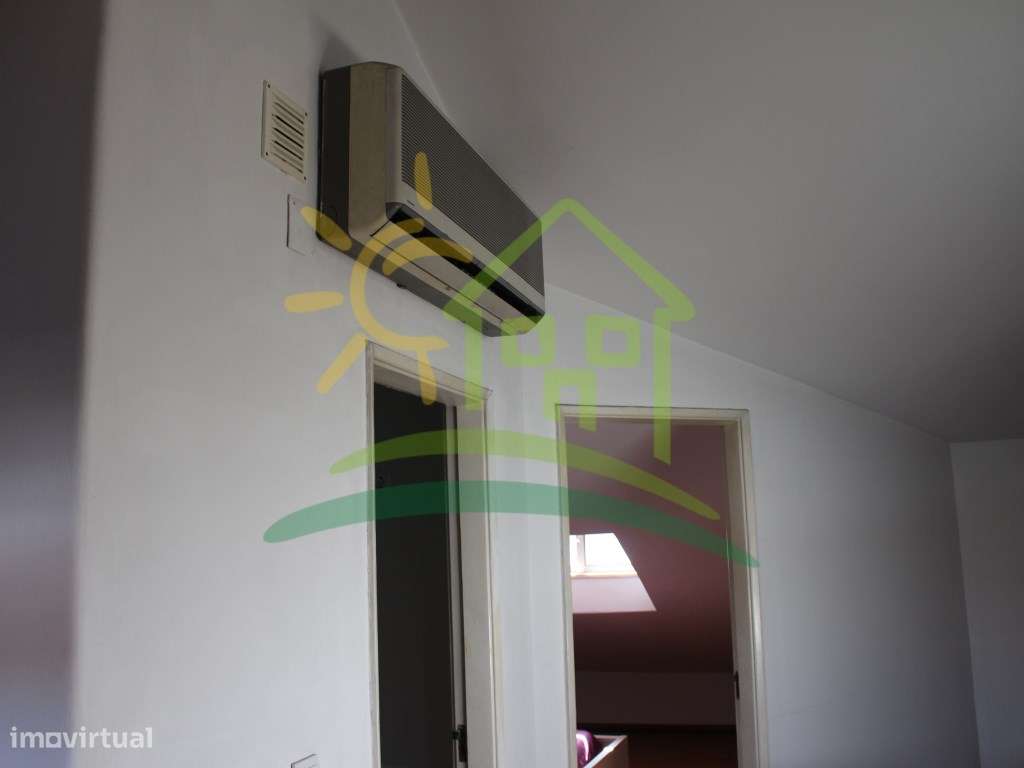 Apartamento T3+2 em Olival Basto - Oportunidade Única com Sótão-37