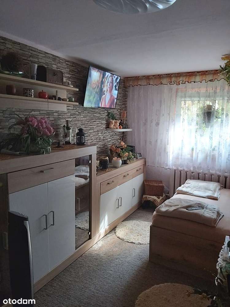 Boczna Komandorskiej, 60m2, można zrobić 3 pok., parter!-4