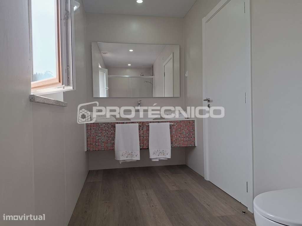 Moradia T4 em Campia-31