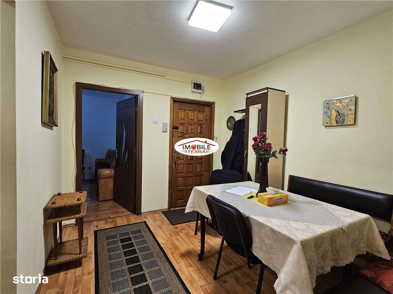 Apartament 3 camere decomandat cu pivnita de vanzare in Vasile Aaron-0