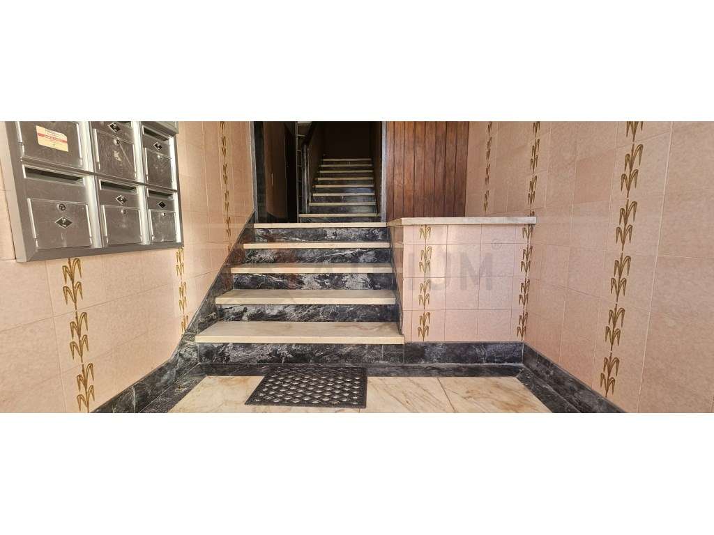 Apartamento T2 renovado, Setúbal-6