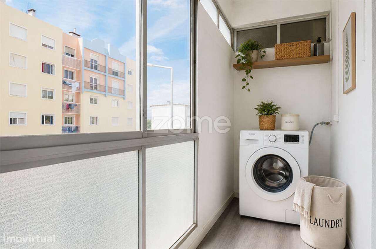 Apartamento T1 à venda, Monte Abraão.-23