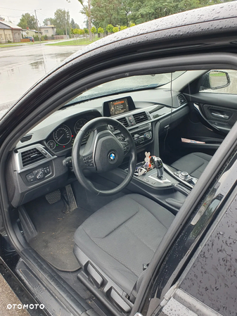 BMW Seria 3 318d - 5