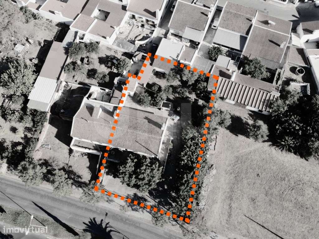 Moradia com espaço exterior em lote de 700 m²-17