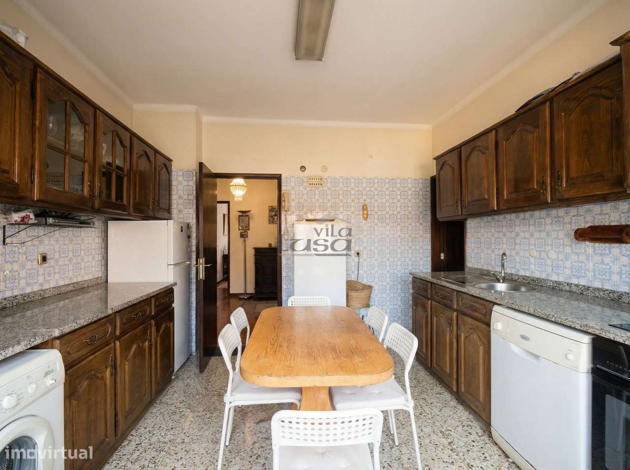 Moradia T4 Carvalhido, 2 garagens e pequeno quintal - Grande imagem: 5/14