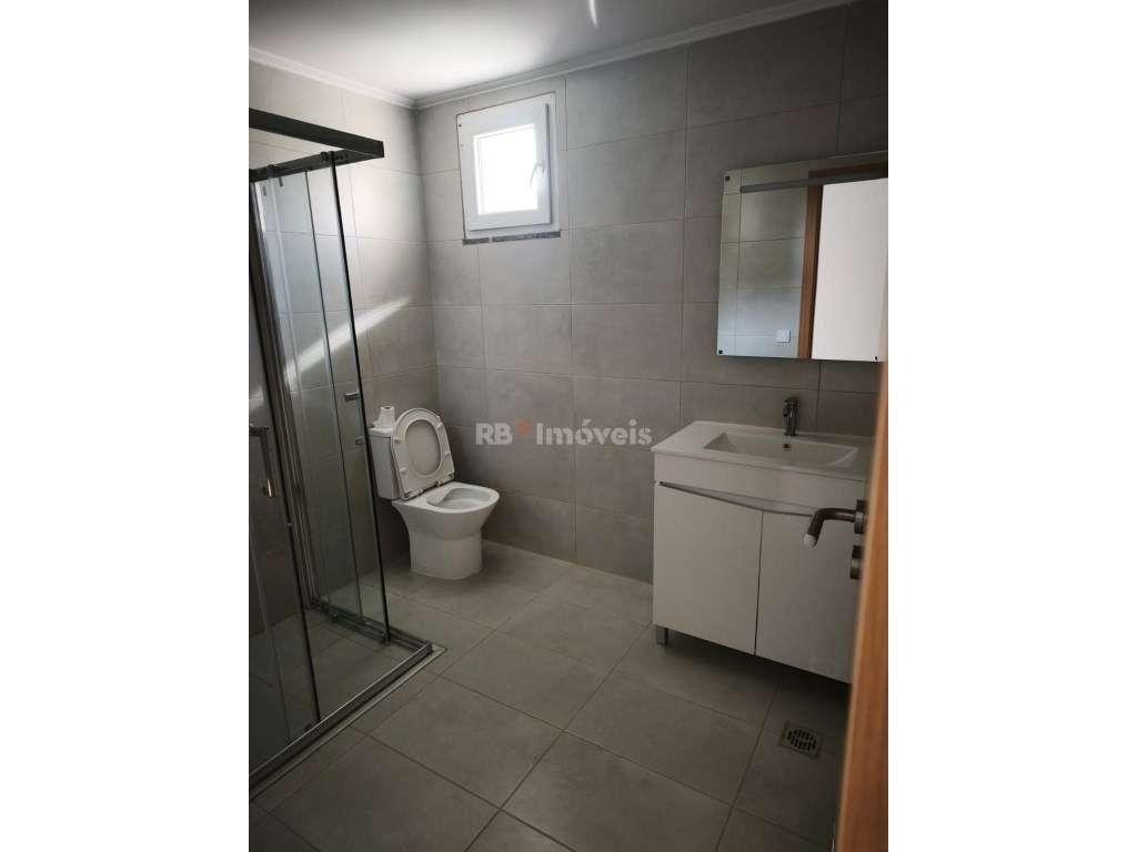 Moradia T3 recuperada em Meia Via - Torres Novas - Grande imagem: 4/12