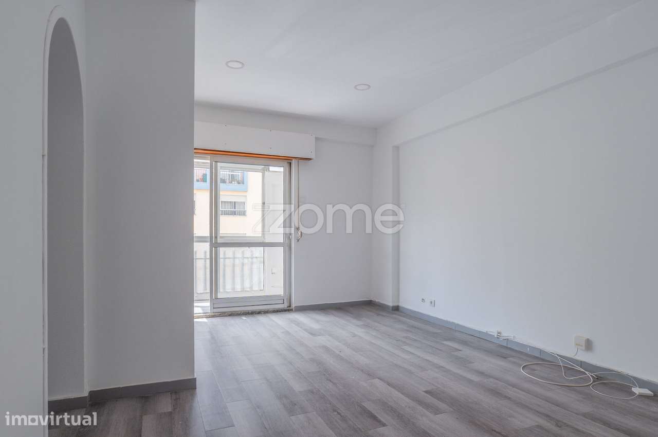 Apartamento T1 à venda, Monte Abraão.-15