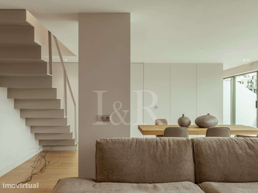 Penthouse duplex T4 com terraço e piscina nas Avenidas Novas - Grande imagem: 4/60