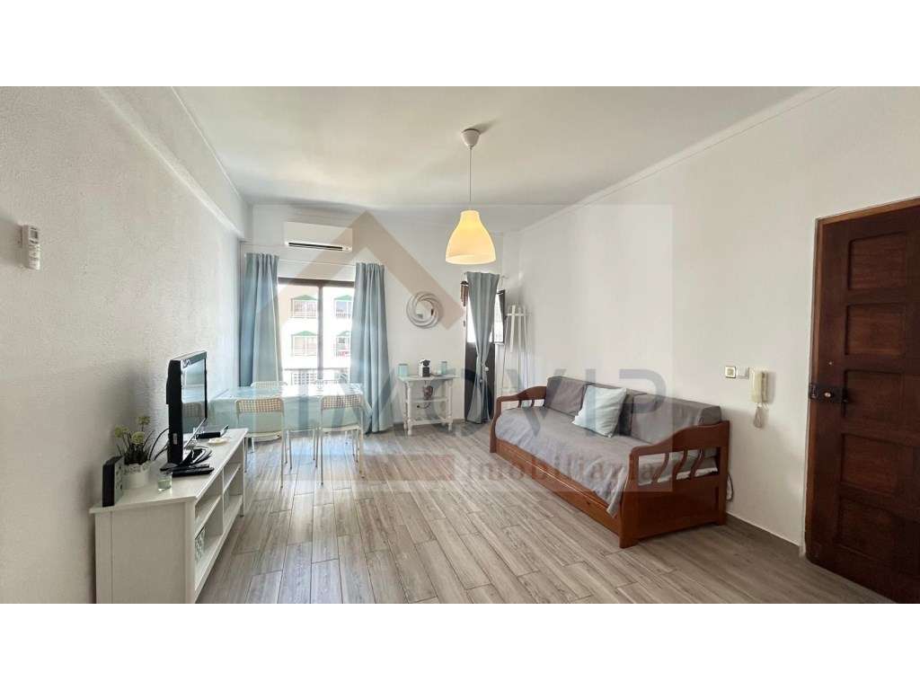 Vende-se T1 totalmente remodelado e mobilado-Monte gordo - Grande imagem: 4/18