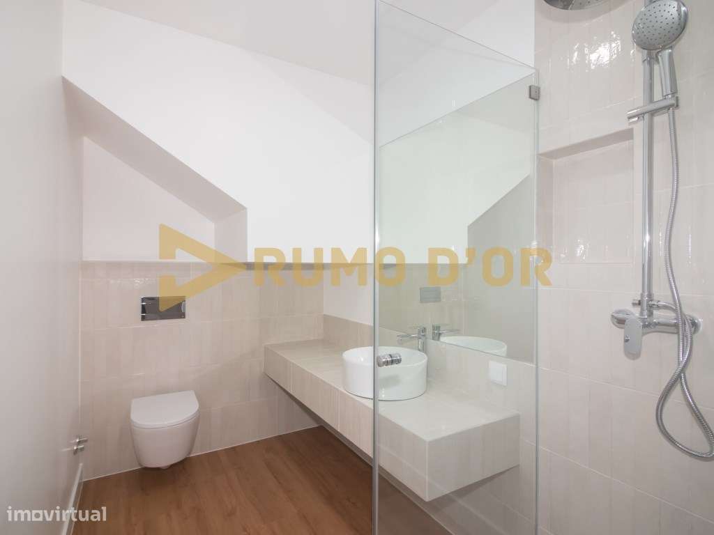 Moradia T3 em Freixial do Meio-12