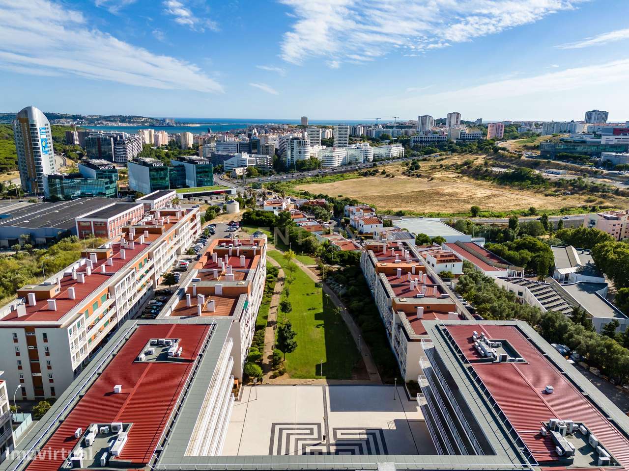 Apartamento T3 com 2 Box e 2 Suítes. Vista Panorâmica em Oeiras-23