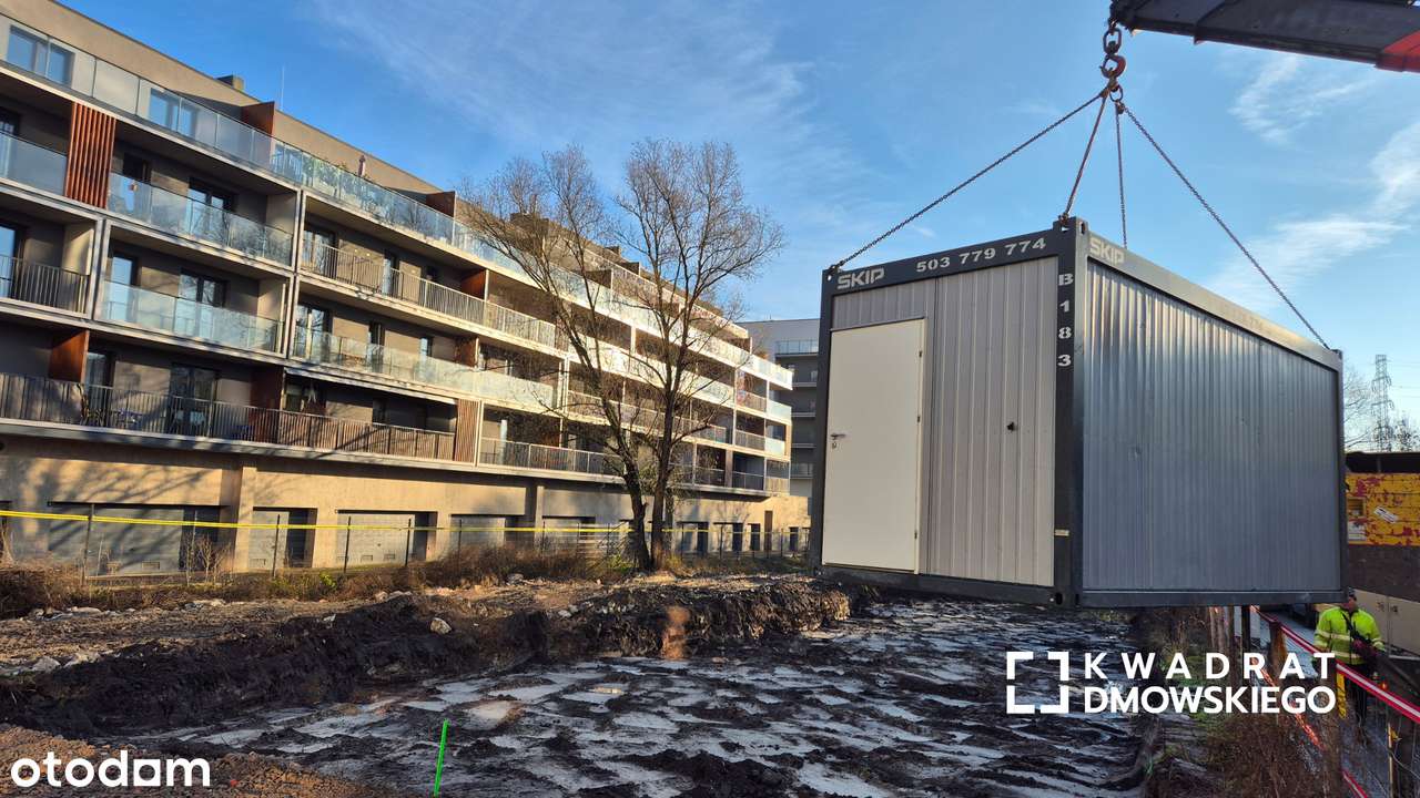 Duża loggia. I piętro. 4 pokojowe. Salon z widokiem na drzewa - Pełny obrazek: 3/9