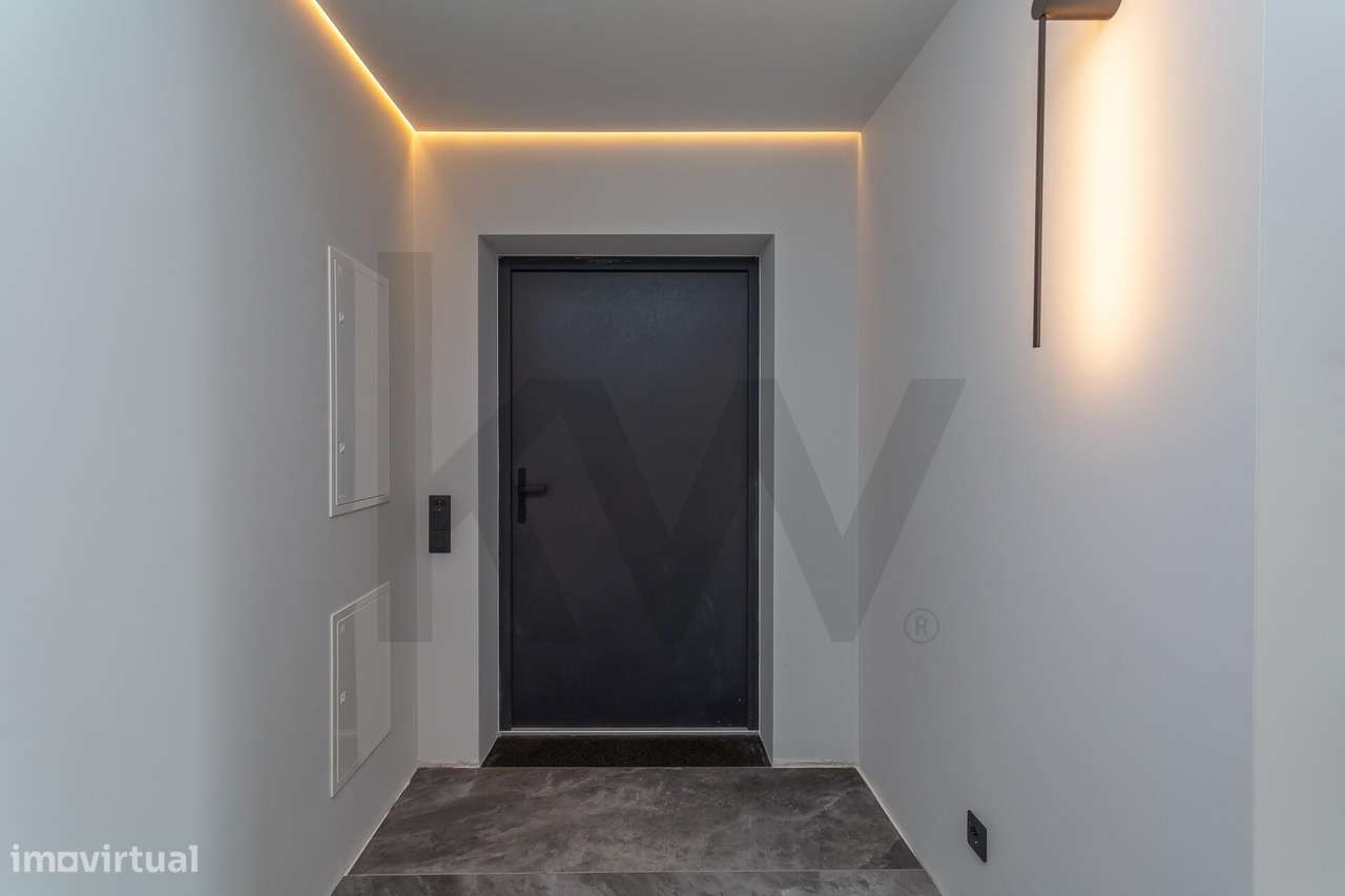 Moradia T4 Exclusiva em Cascais | Piscina, Garagem para 5 Carros e Aca - Grande imagem: 5/57