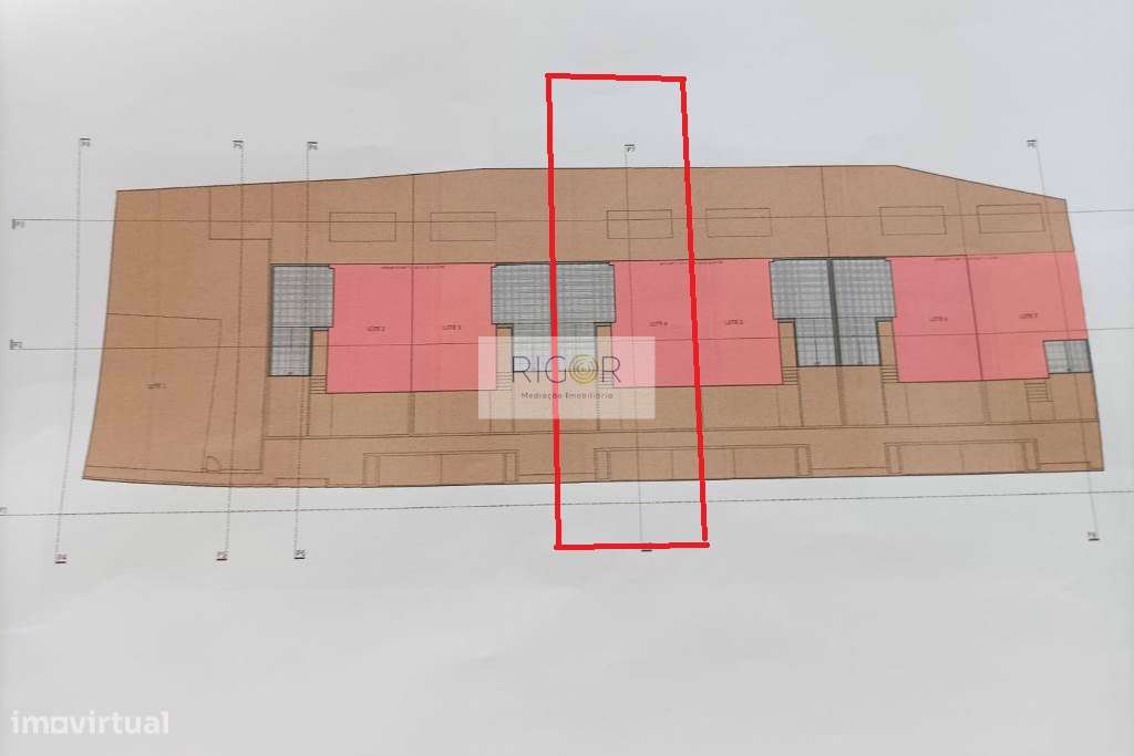Terreno com projeto aprovado para construção de moradia de 3 frentes c - Grande imagem: 5/12