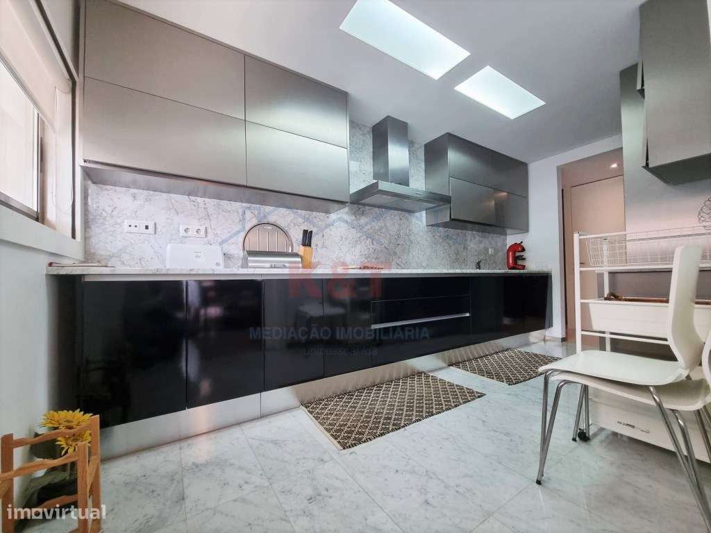 T2 de Luxo na Praia da Rocha com Jacuzzi e garagem-11