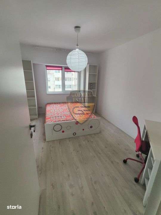 Stadion 3 Camere 90 mp Parcare Delfinariu City Park Mall Tabcarie, Blo - Imagine principală: 5/17