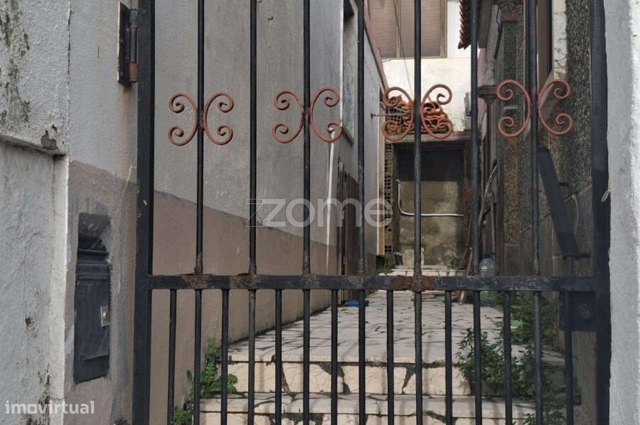Moradia à venda na zona histórica da Pontinha - Grande imagem: 4/15