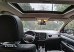 Mitsubishi Outlander PHEV Instyle NAVI + - 7