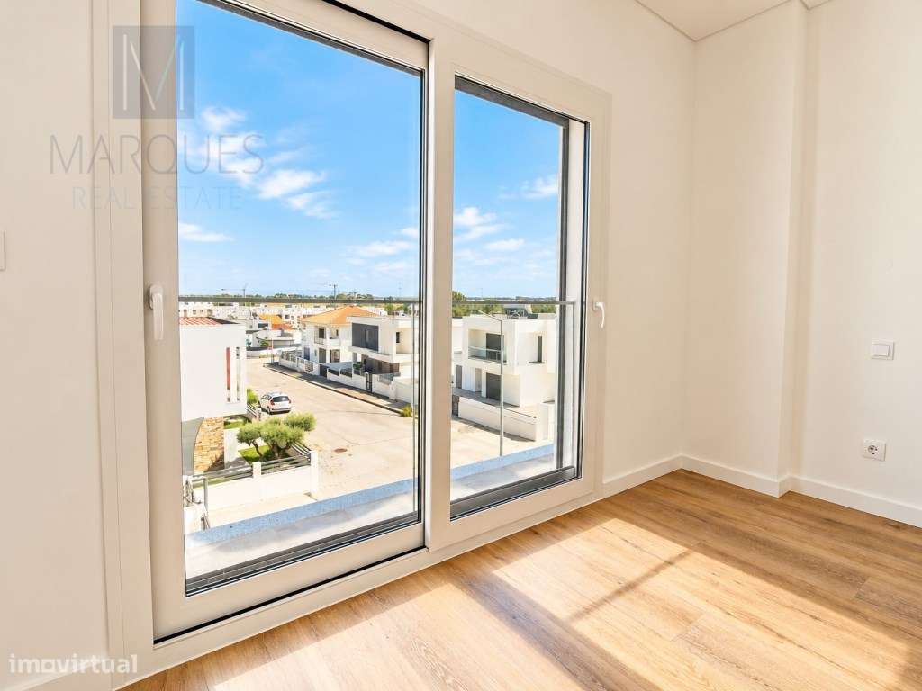 Moradia V4 com Garagem, Piscina e Jardim em Vale de Milhaços - Corr...-39