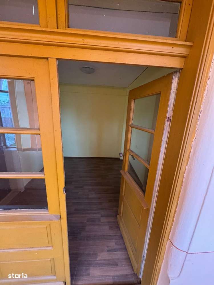 Casa 5 camere cu livada 2200 mp- Varasti-16
