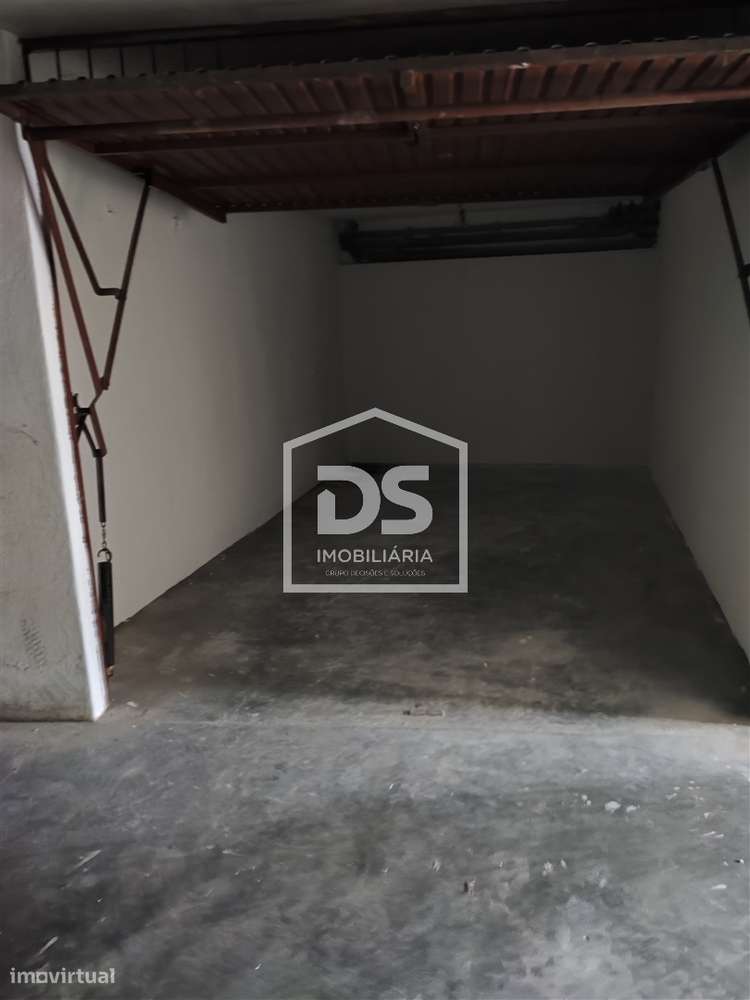 Garagem  Venda em Marinha Grande,Marinha Grande - Grande imagem: 1/7
