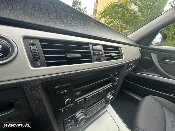 BMW 318 d Touring - 35