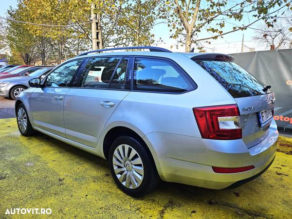 Skoda Octavia 1.6 TDI DSG Ambition - 5