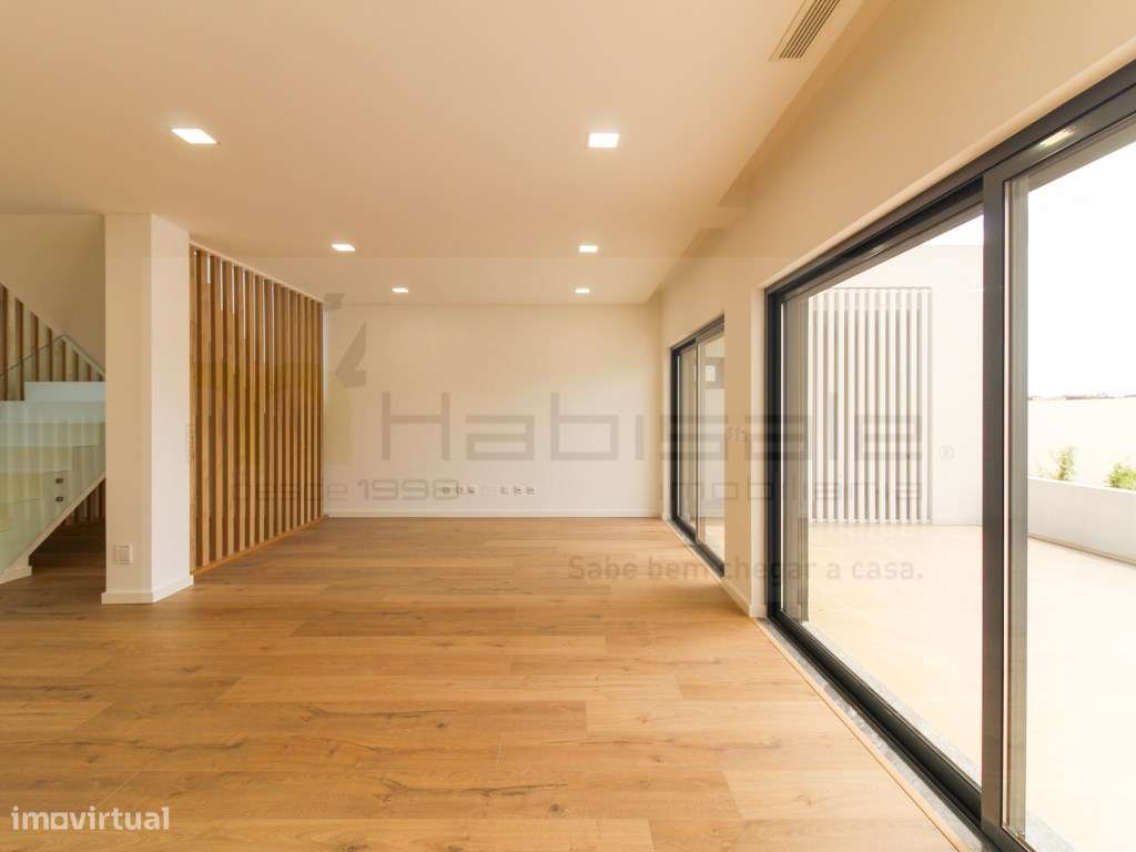 Moradia T4 em condomínio fechado em Loures, com piscina!-22