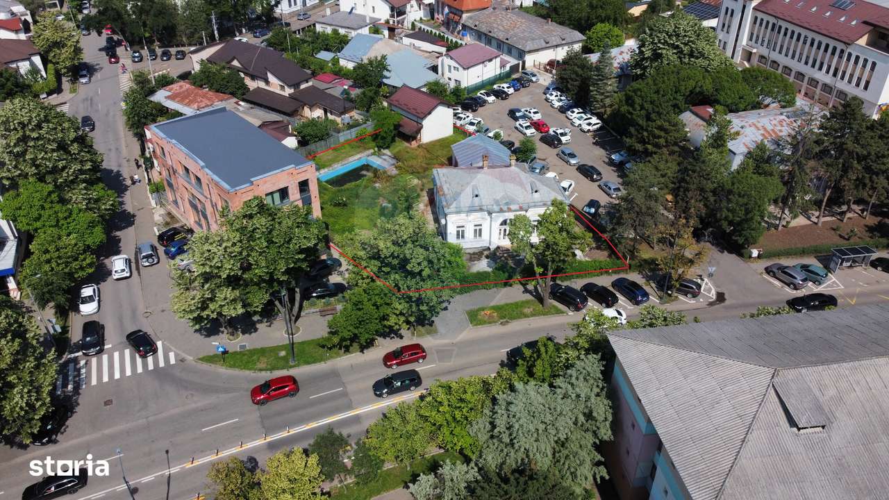 Monument Istoric Teatru langa Liceul Cuza - Imagine principală: 2/12
