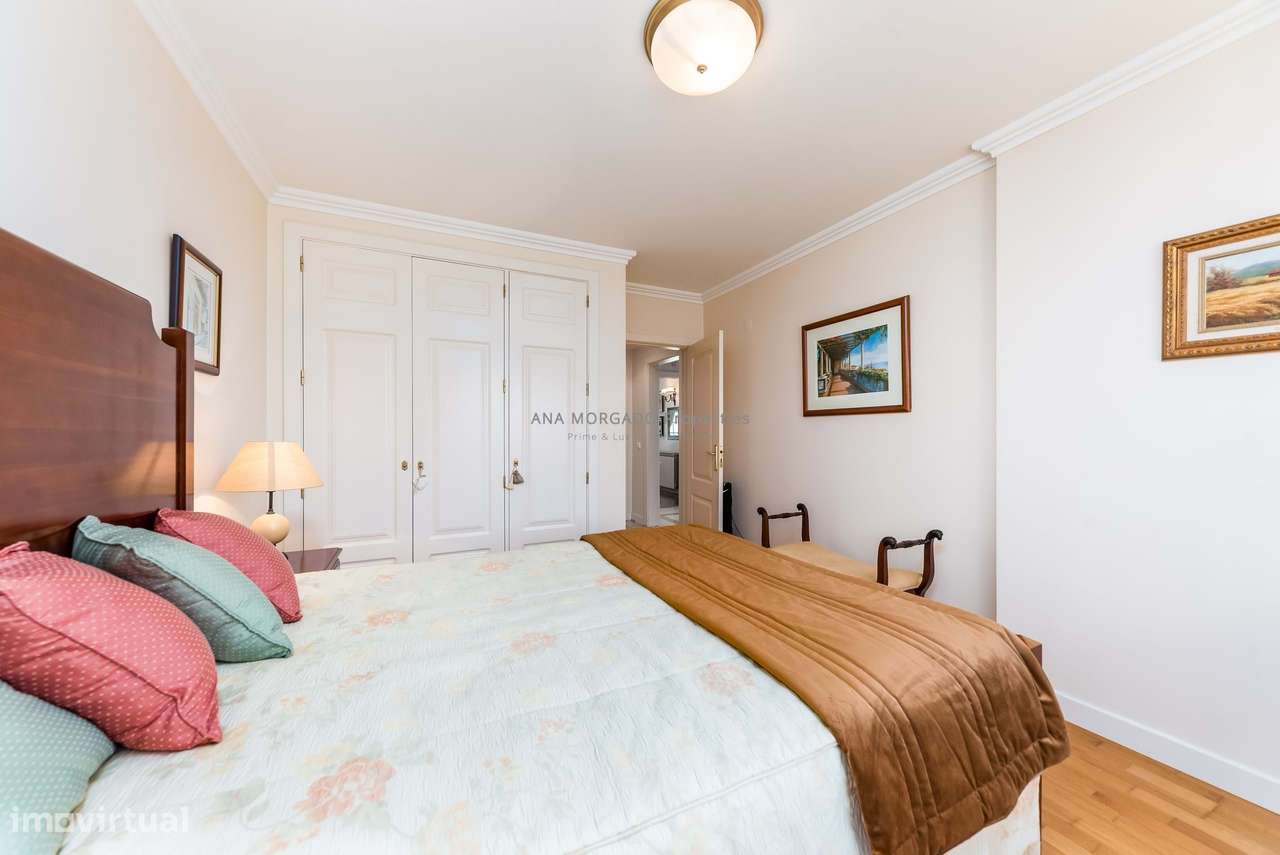 Moradia T4+1 Geminada na Quinta da Beloura — Luminosidade, Conforto e-25