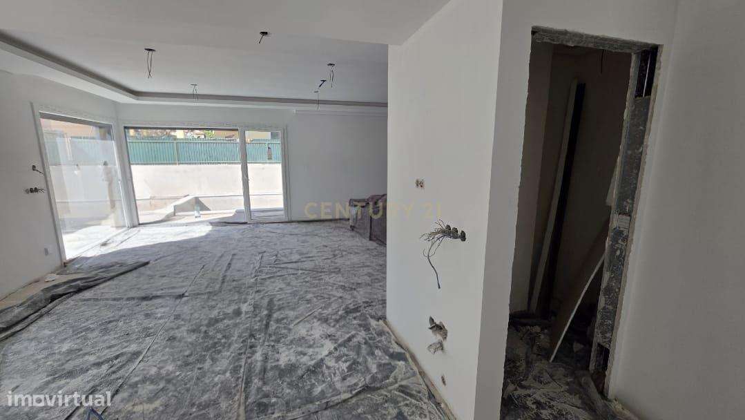 Moradia – Corroios - Mais