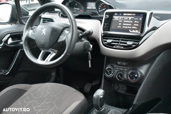 Peugeot 2008 1.6 e-HDi FAP STT Allure - 12